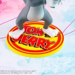 Beast Kingdom: Soap Studio - Tom And Jerry - Just For You Figure